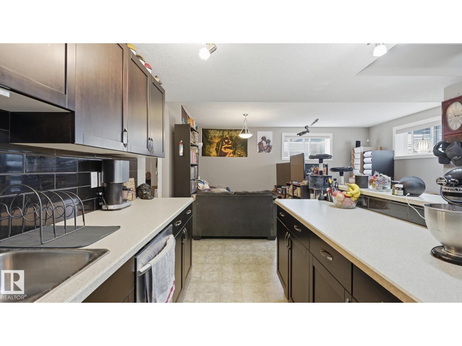 6035 4 Av Sw Property Photo 46