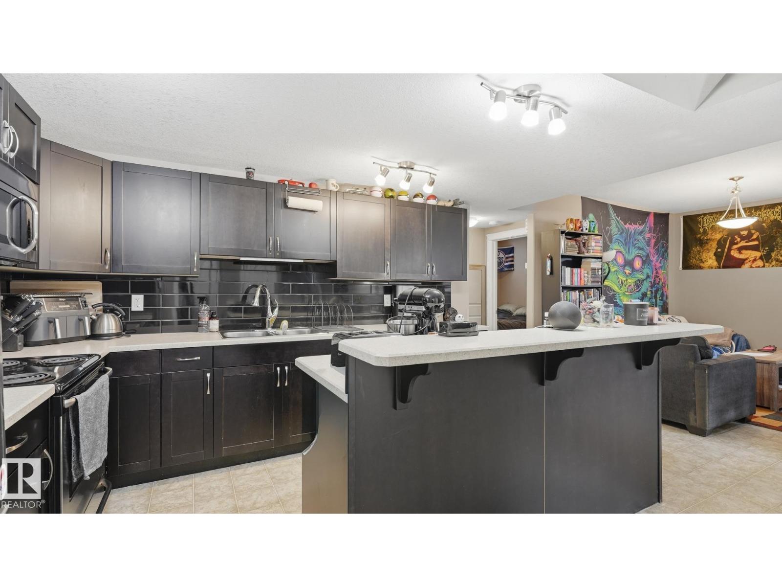 6035 4 Av Sw Property Photo 47