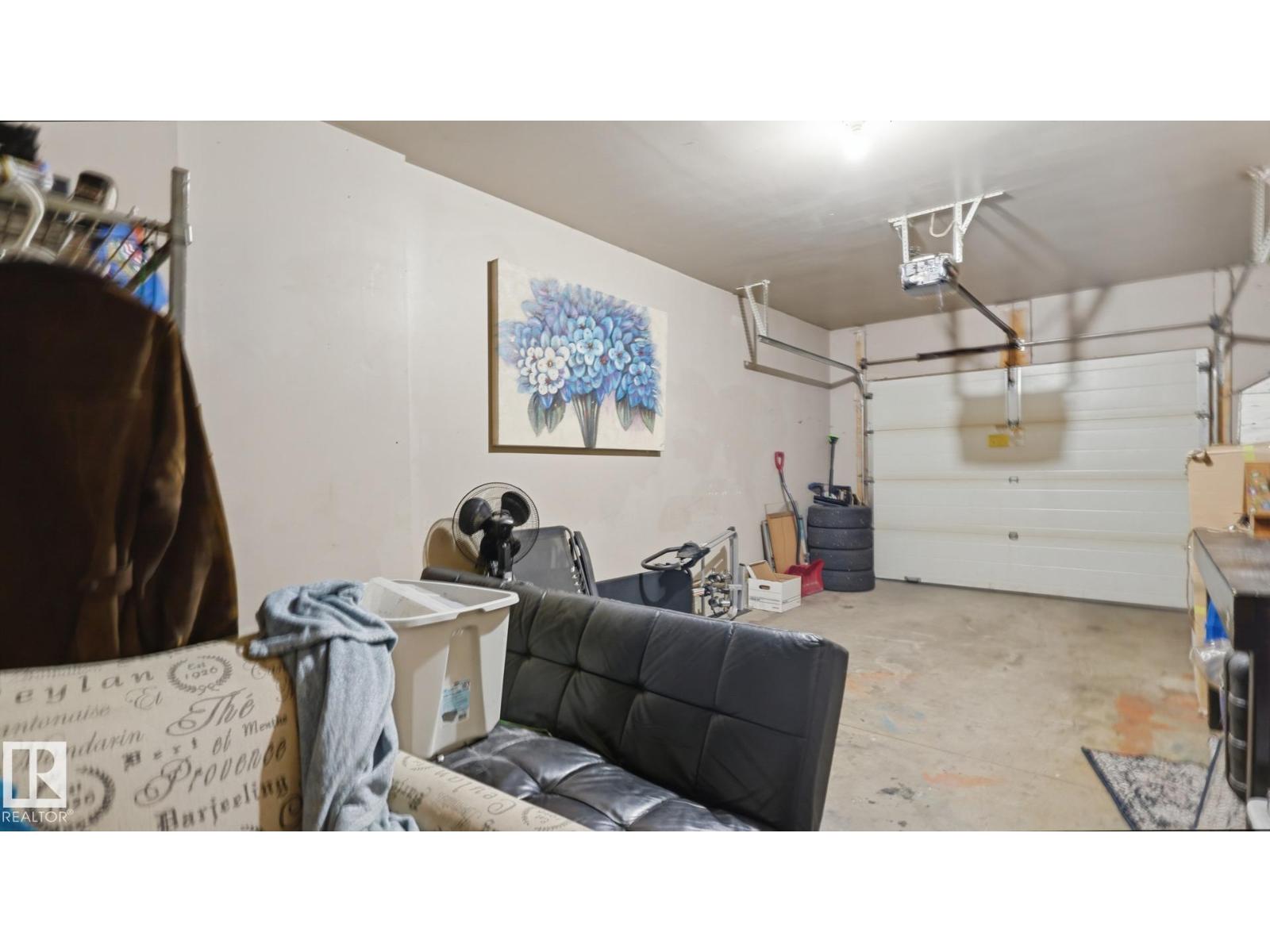 6035 4 Av Sw Property Photo 53