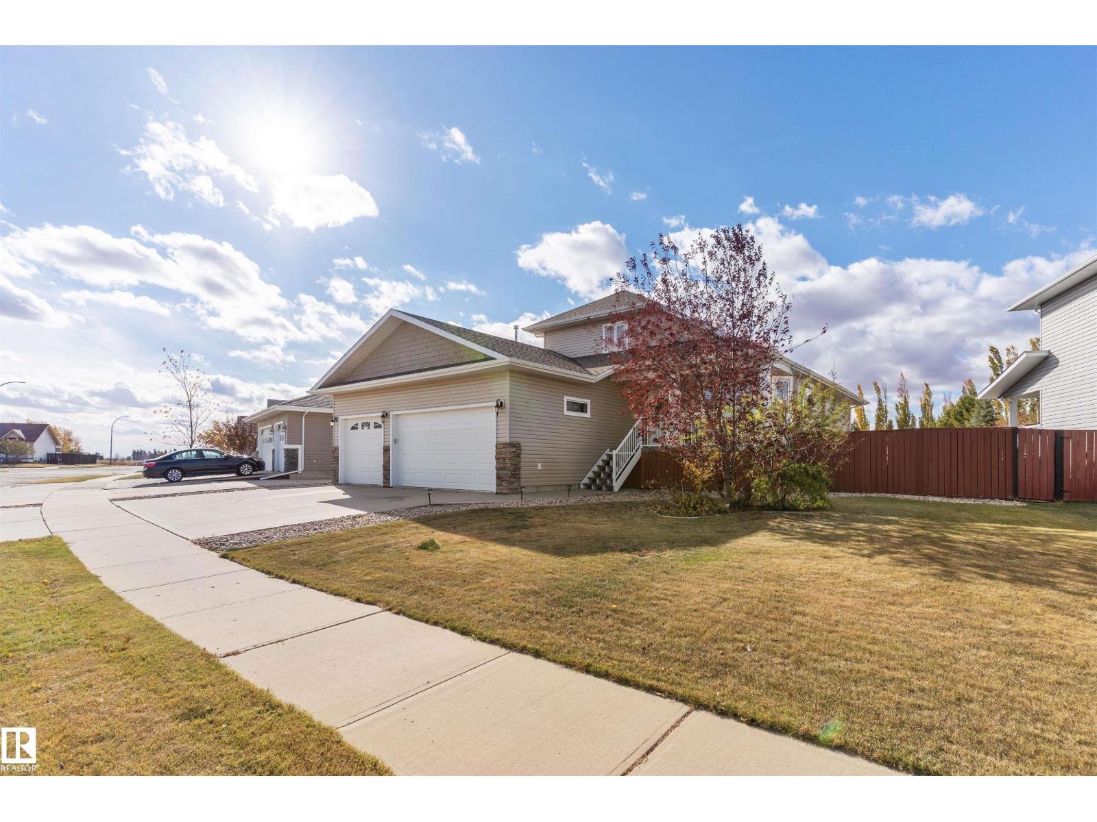 3712 69 St Property Photo 3