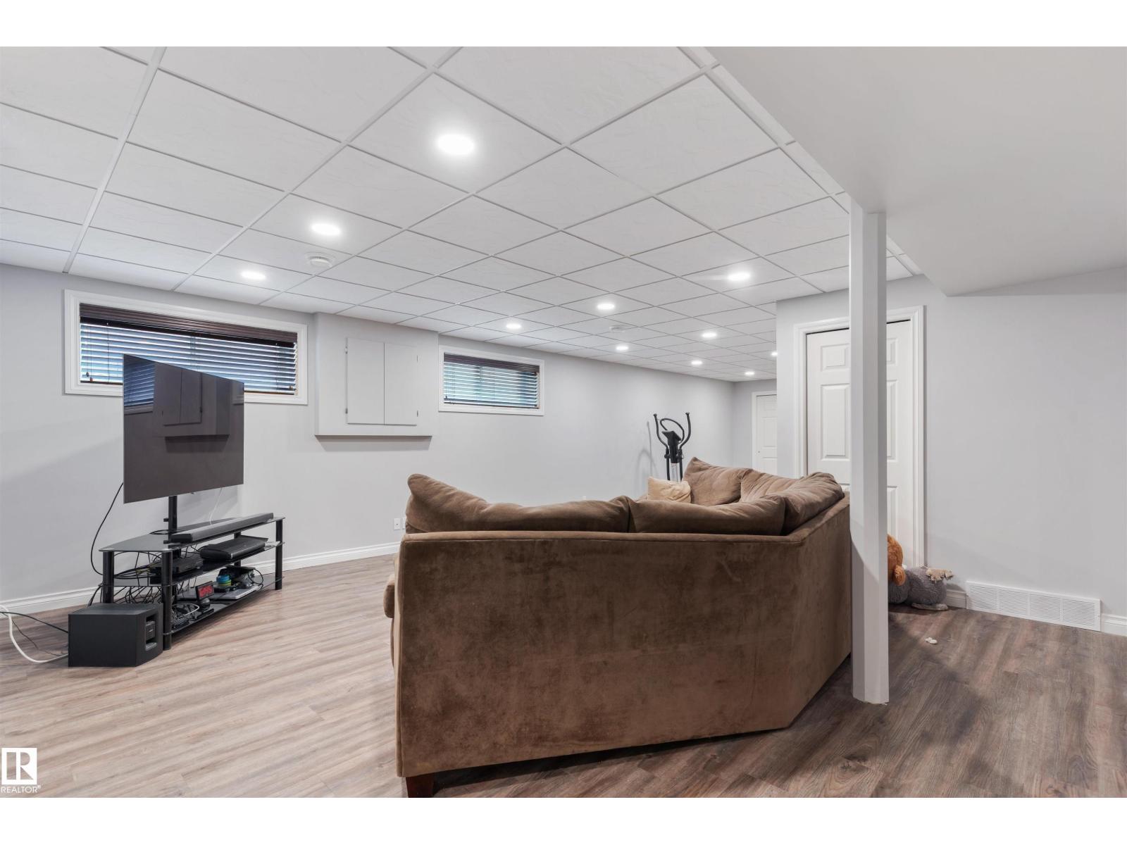 3712 69 St Property Photo 43