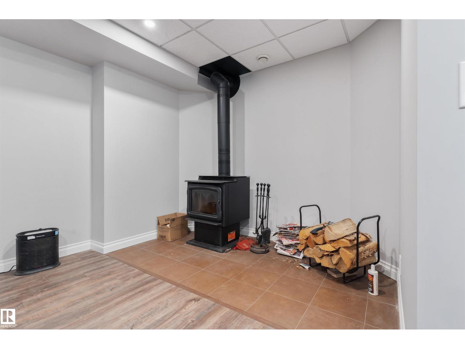 3712 69 St Property Photo 44