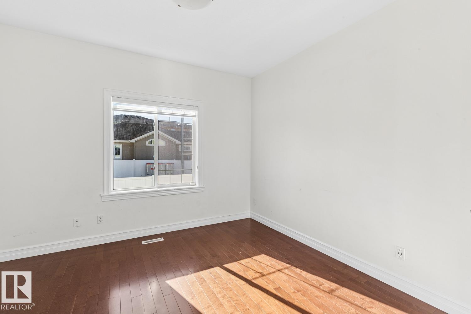 15803 95 St Nw Property Photo 5