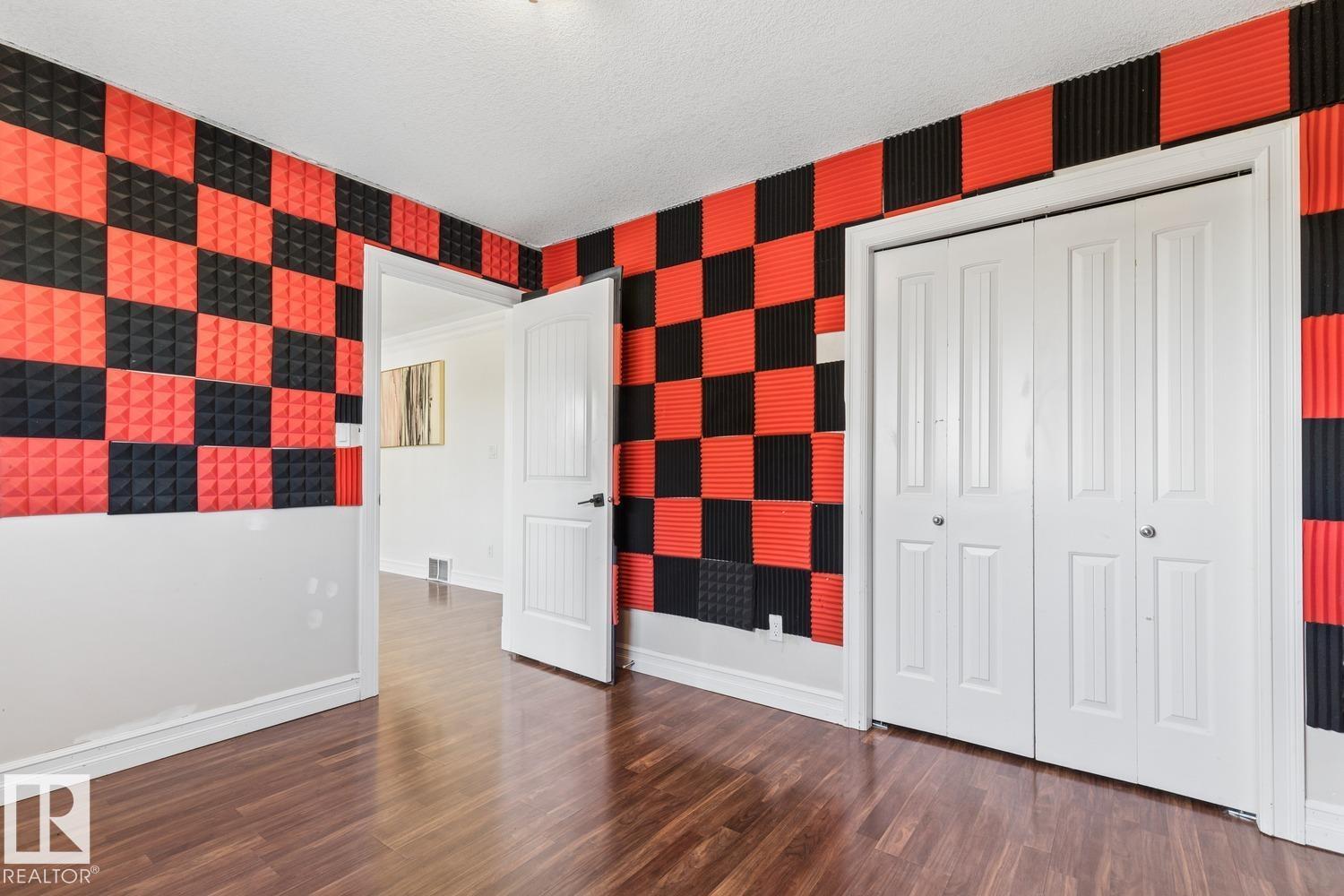 15803 95 St Nw Property Photo 43