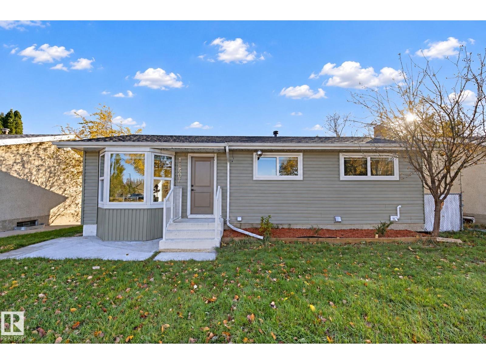 16507 91 Av Nw Property Photo 4