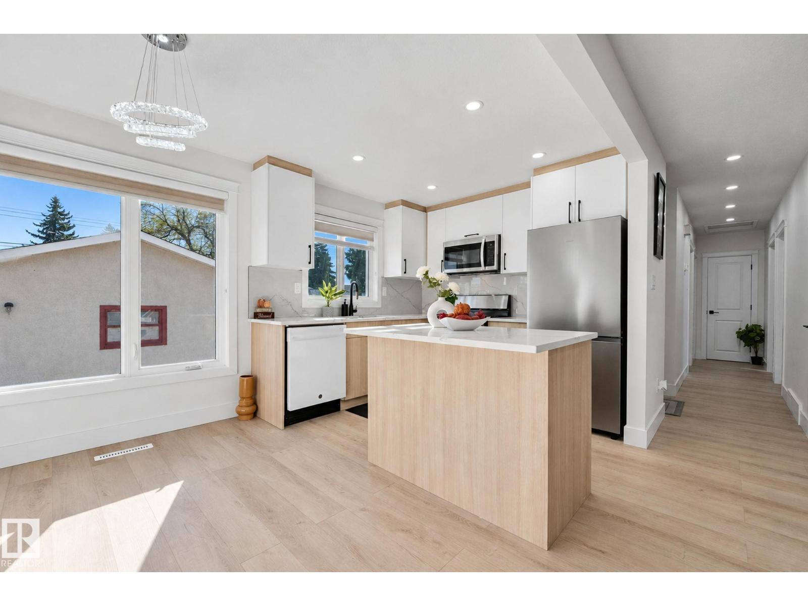 16507 91 Av Nw Property Photo 12