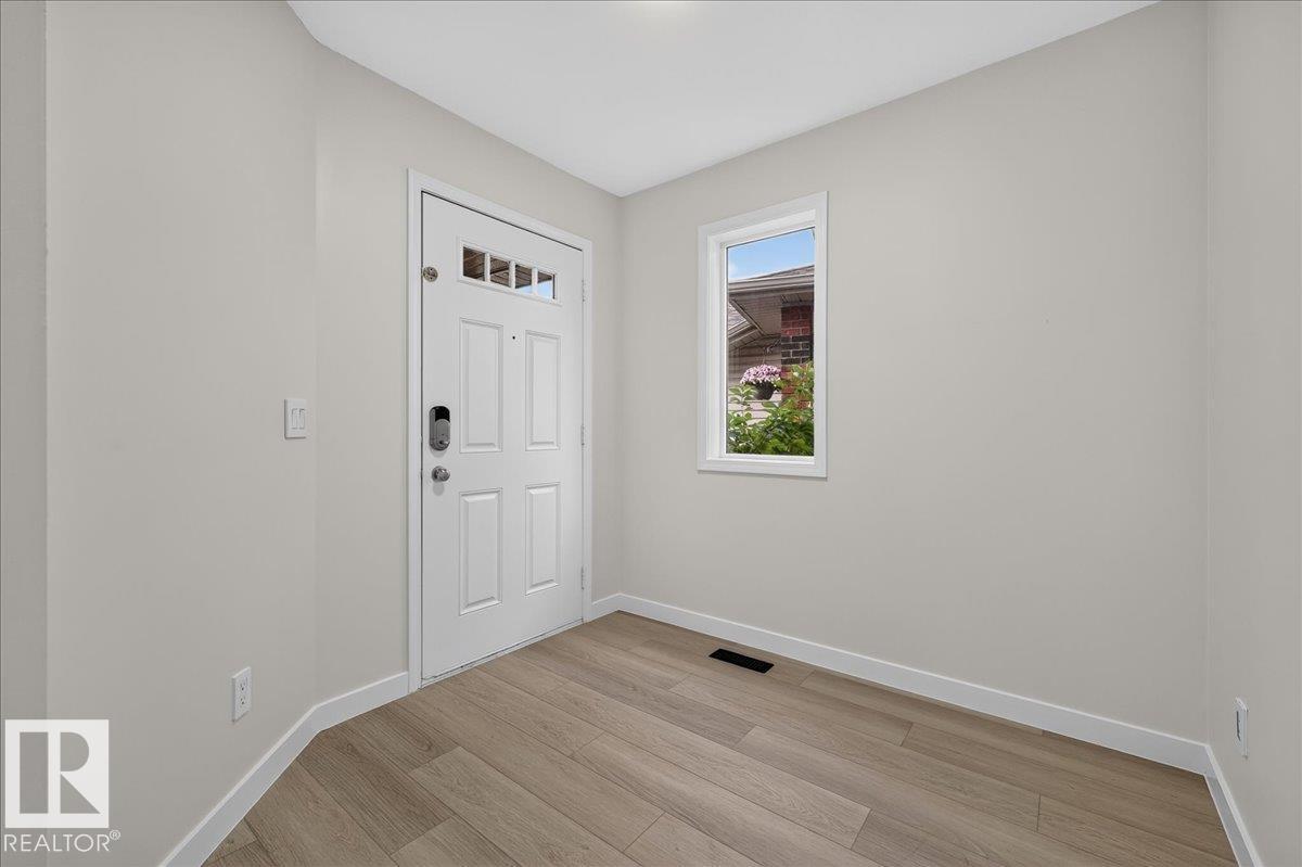 #49 1128 156 St Nw Property Photo 6