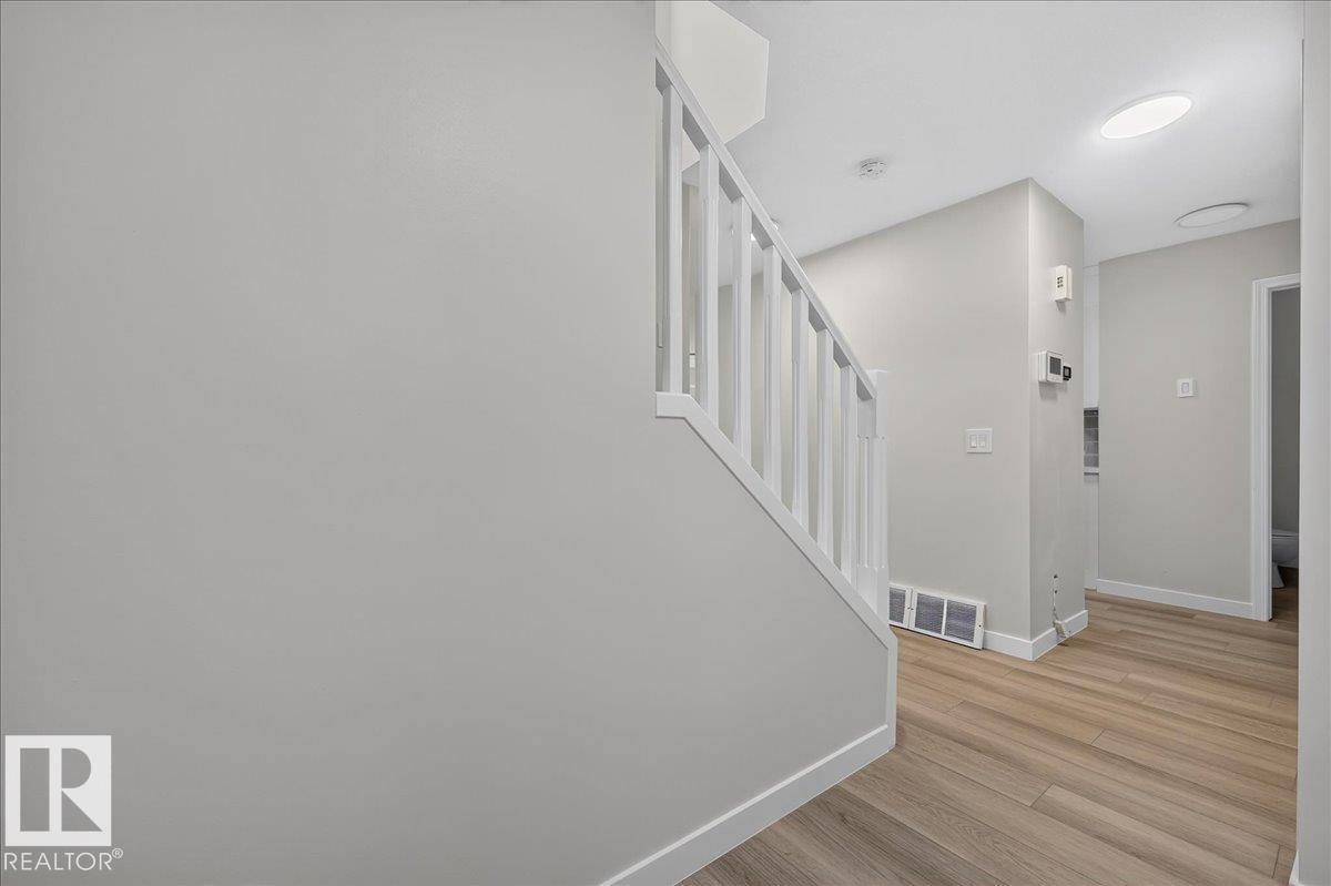 #49 1128 156 St Nw Property Photo 7