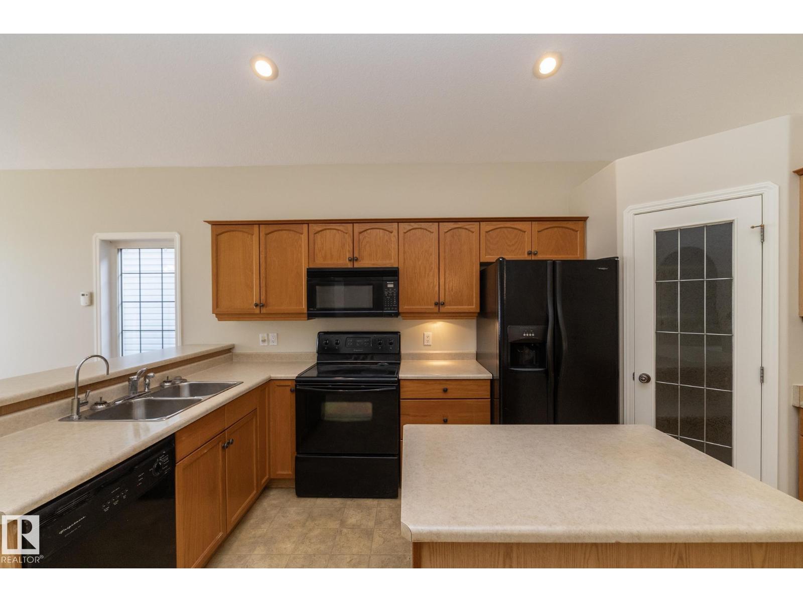 2 Briarwood Vg Property Photo 3