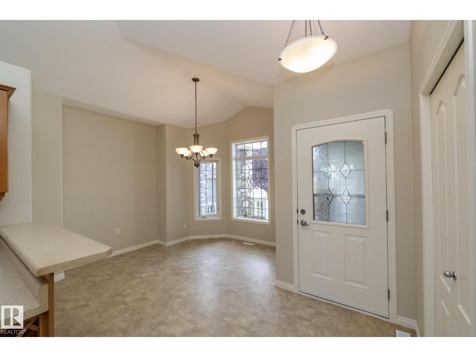2 Briarwood Vg Property Photo 10