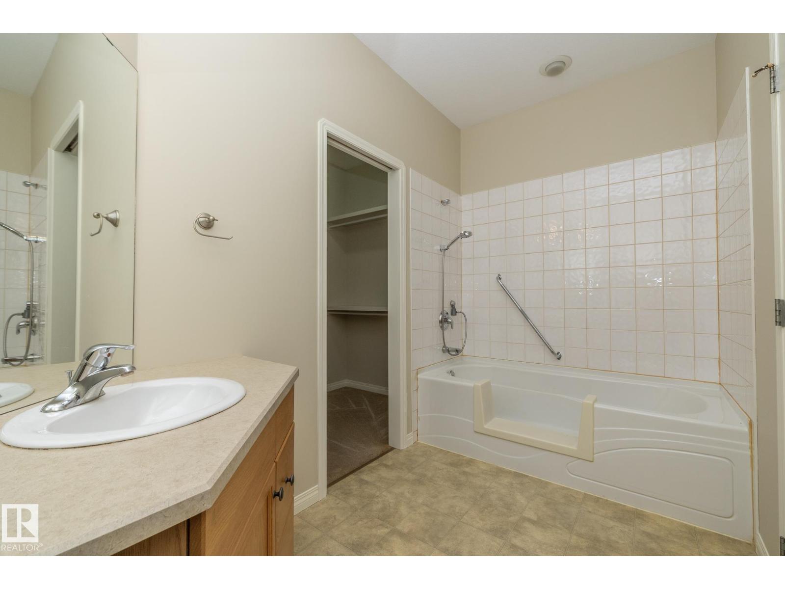 2 Briarwood Vg Property Photo 40