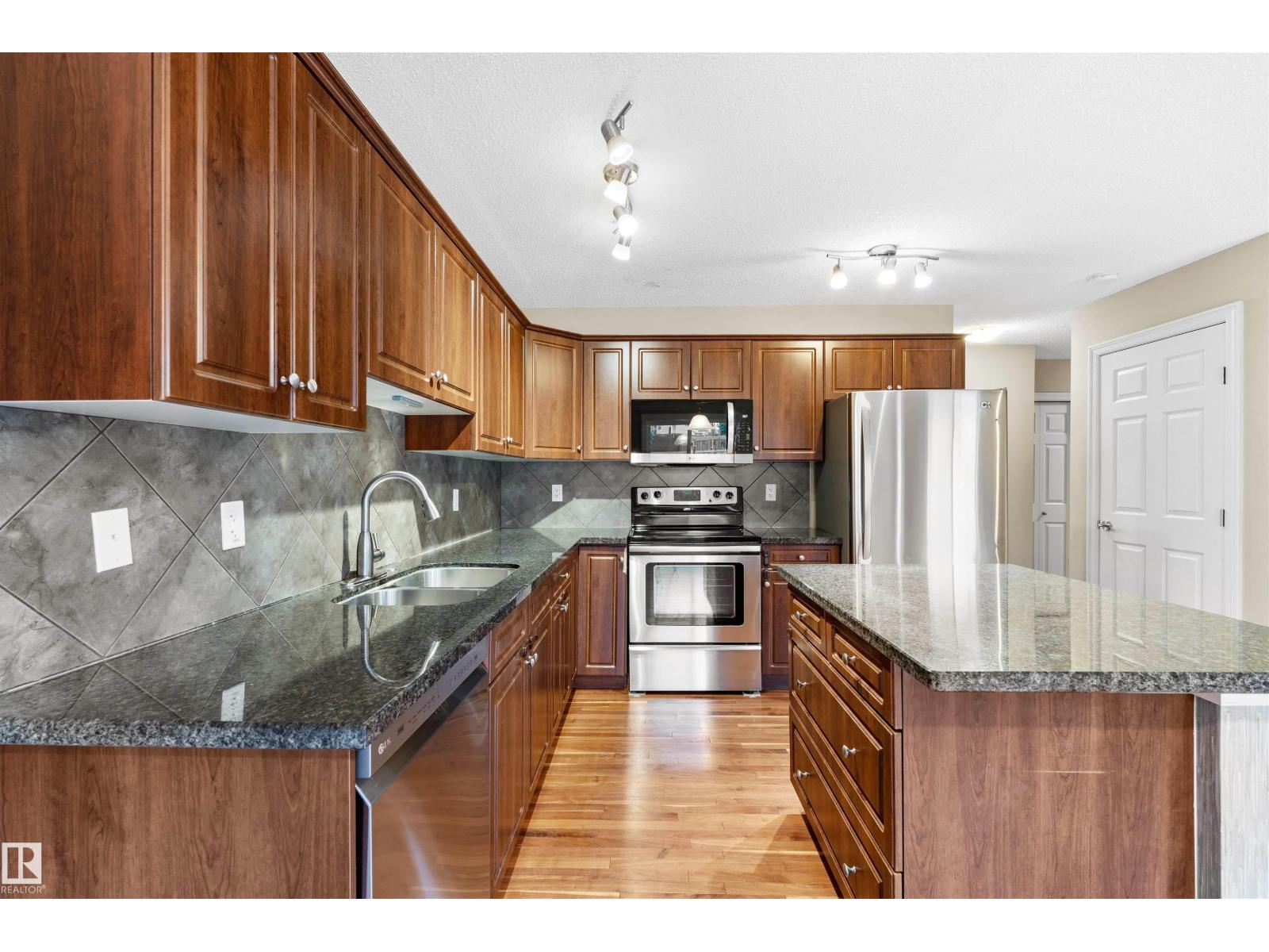 4816 213 St Nw Property Photo 6