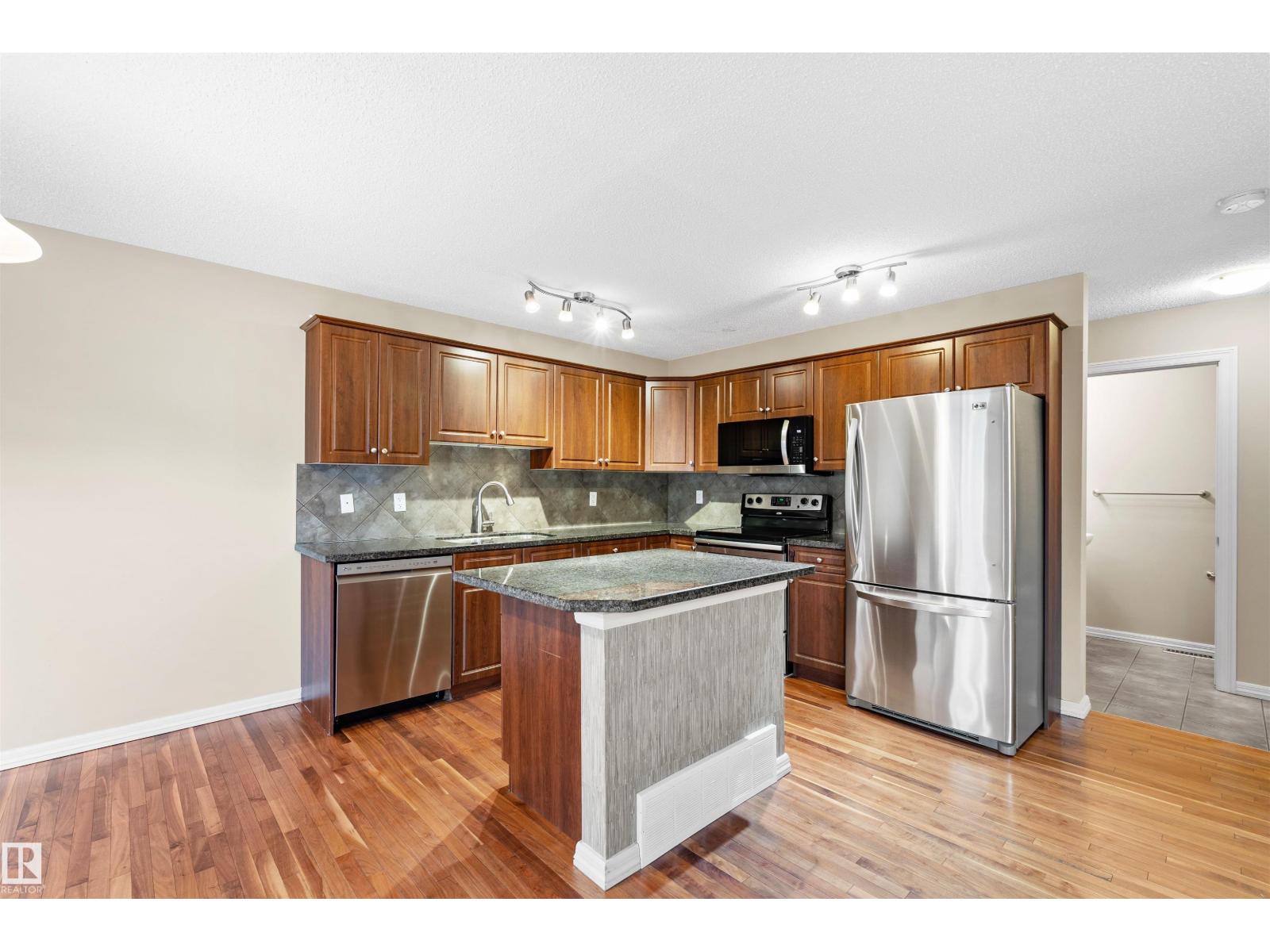 4816 213 St Nw Property Photo 8
