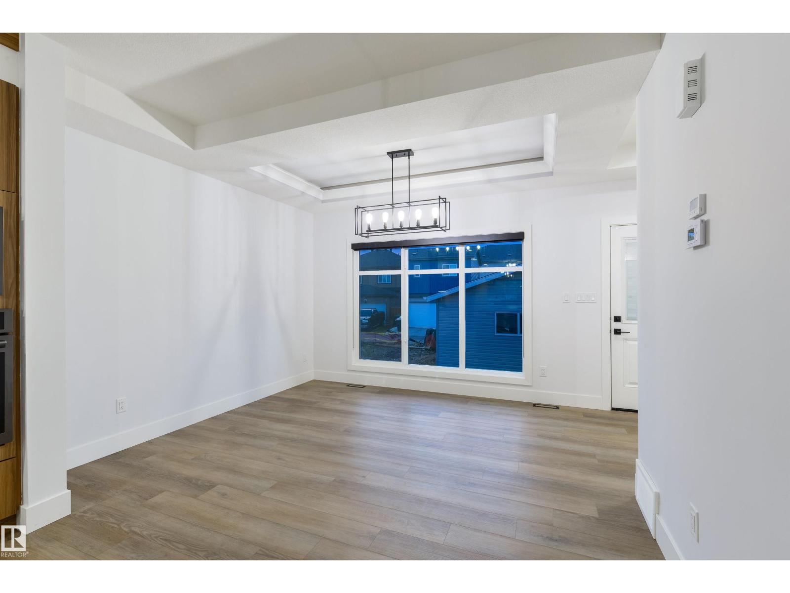 4373 37 St Property Photo 12