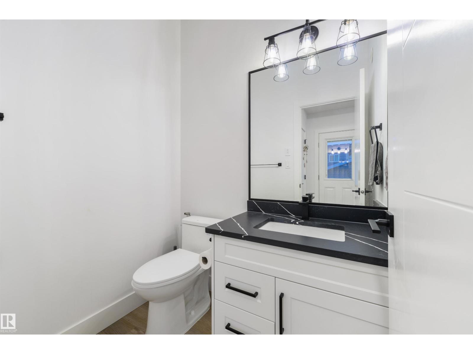 4373 37 St Property Photo 14