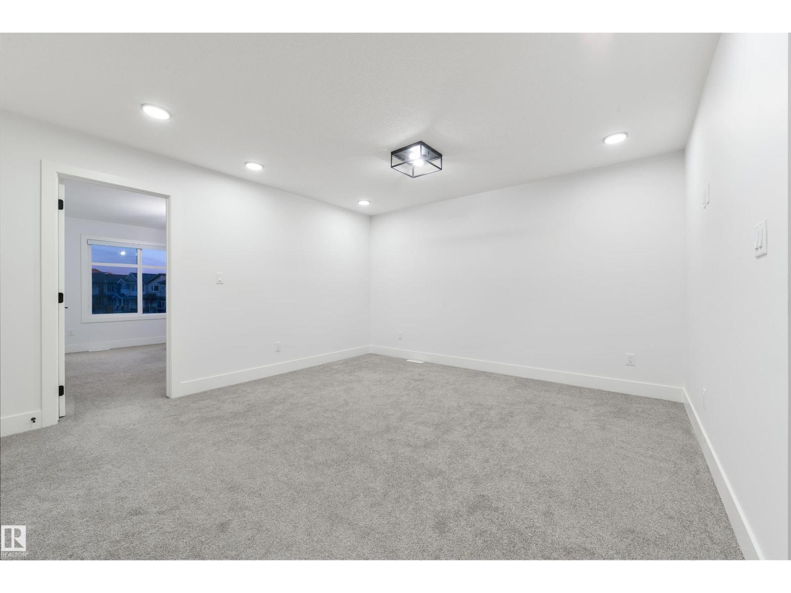 4373 37 St Property Photo 18