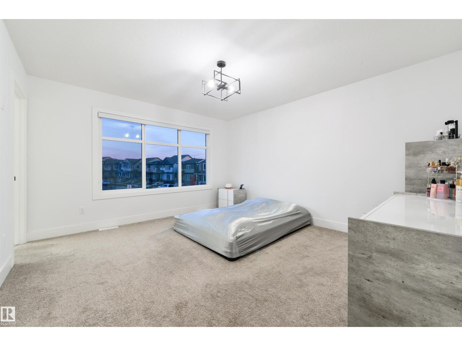4373 37 St Property Photo 20