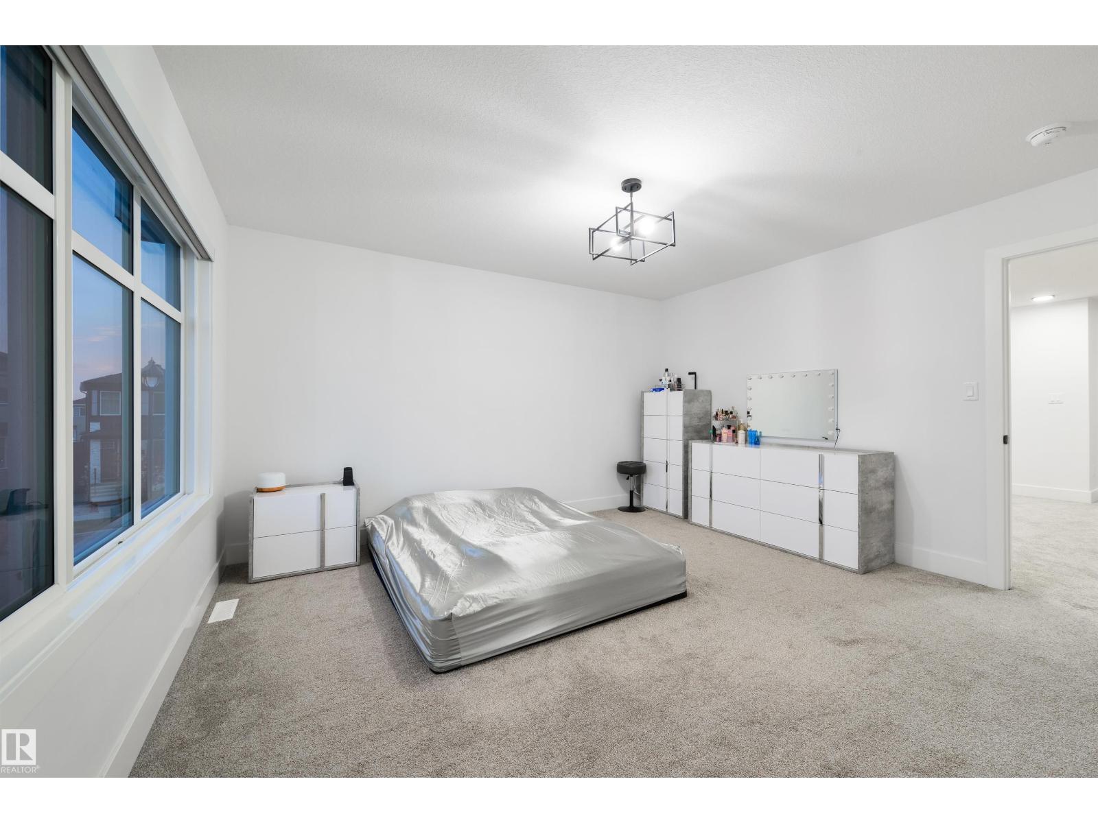 4373 37 St Property Photo 21