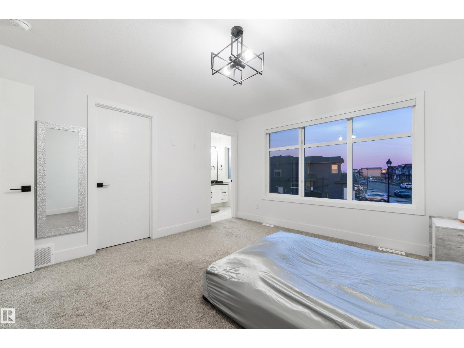 4373 37 St Property Photo 22