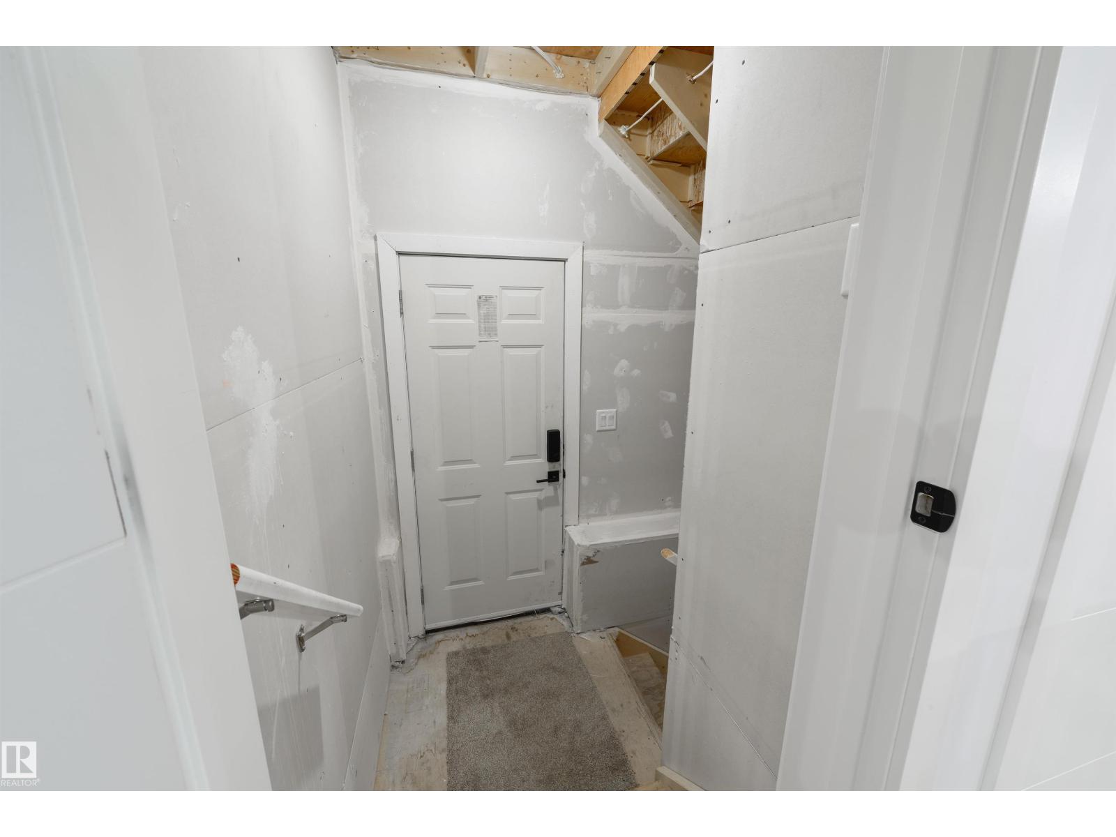 4373 37 St Property Photo 28
