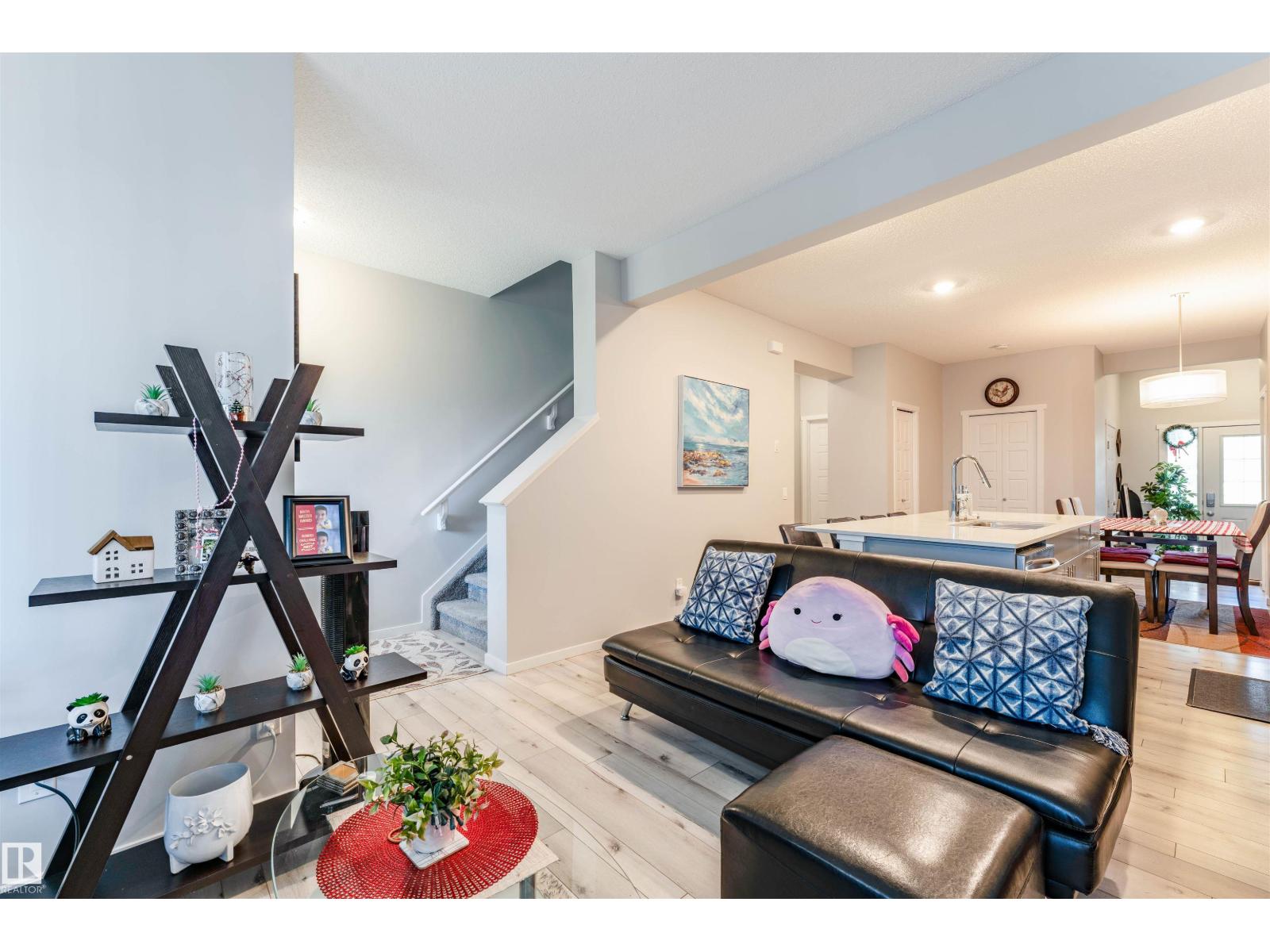 6004 11 Rosenthal Wy Nw Nw Property Photo 6
