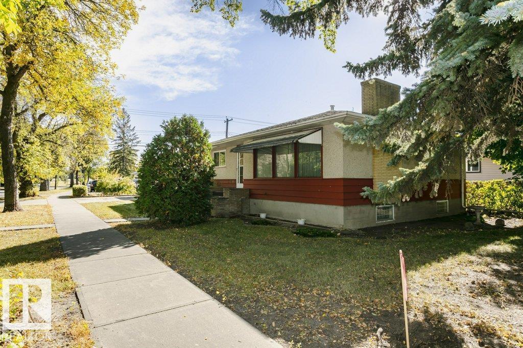 9555 81 St Nw Property Photo 3