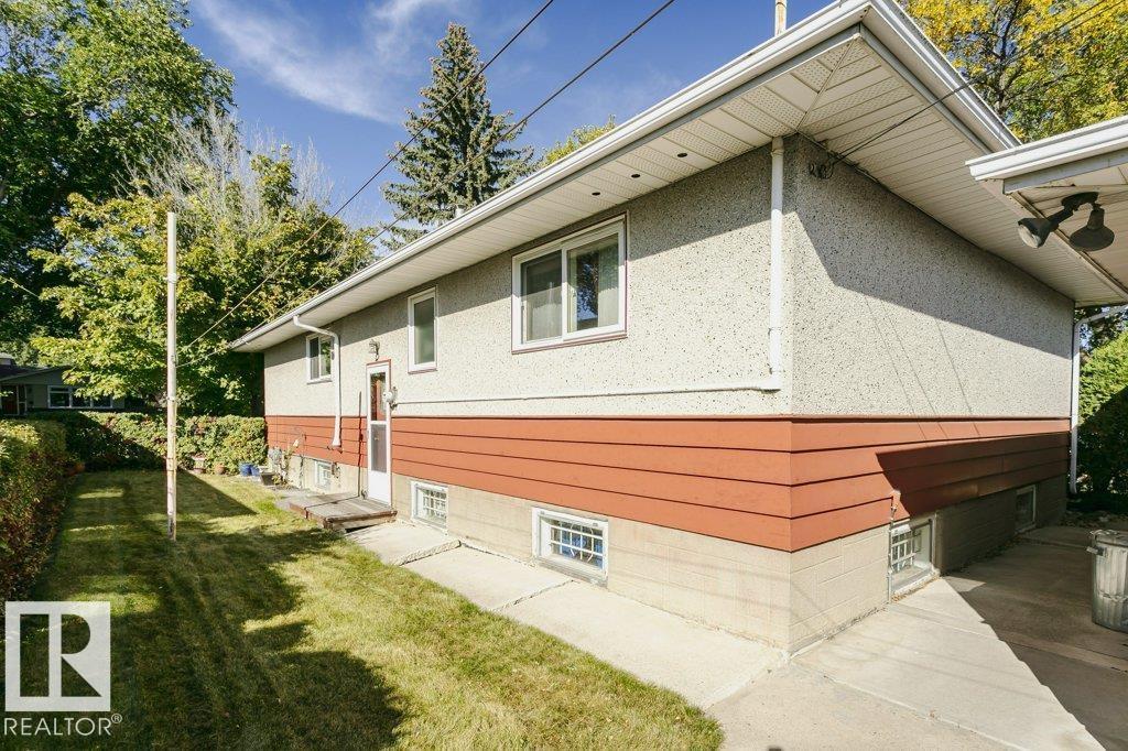 9555 81 St Nw Property Photo 5