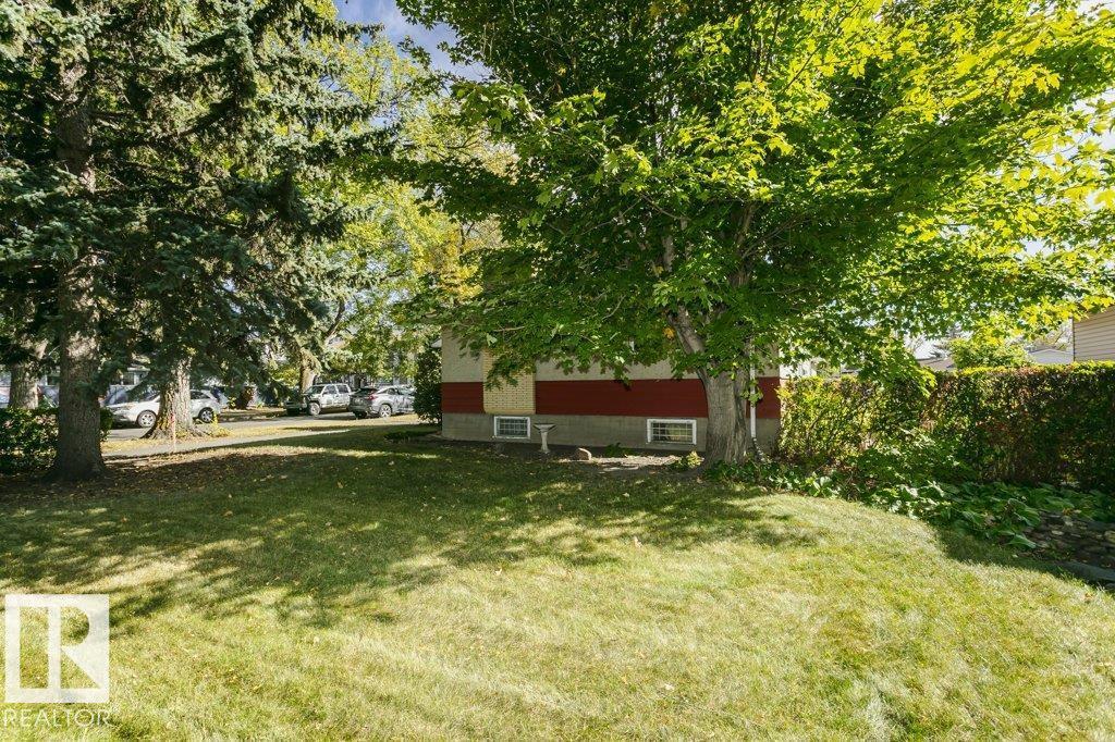 9555 81 St Nw Property Photo 7