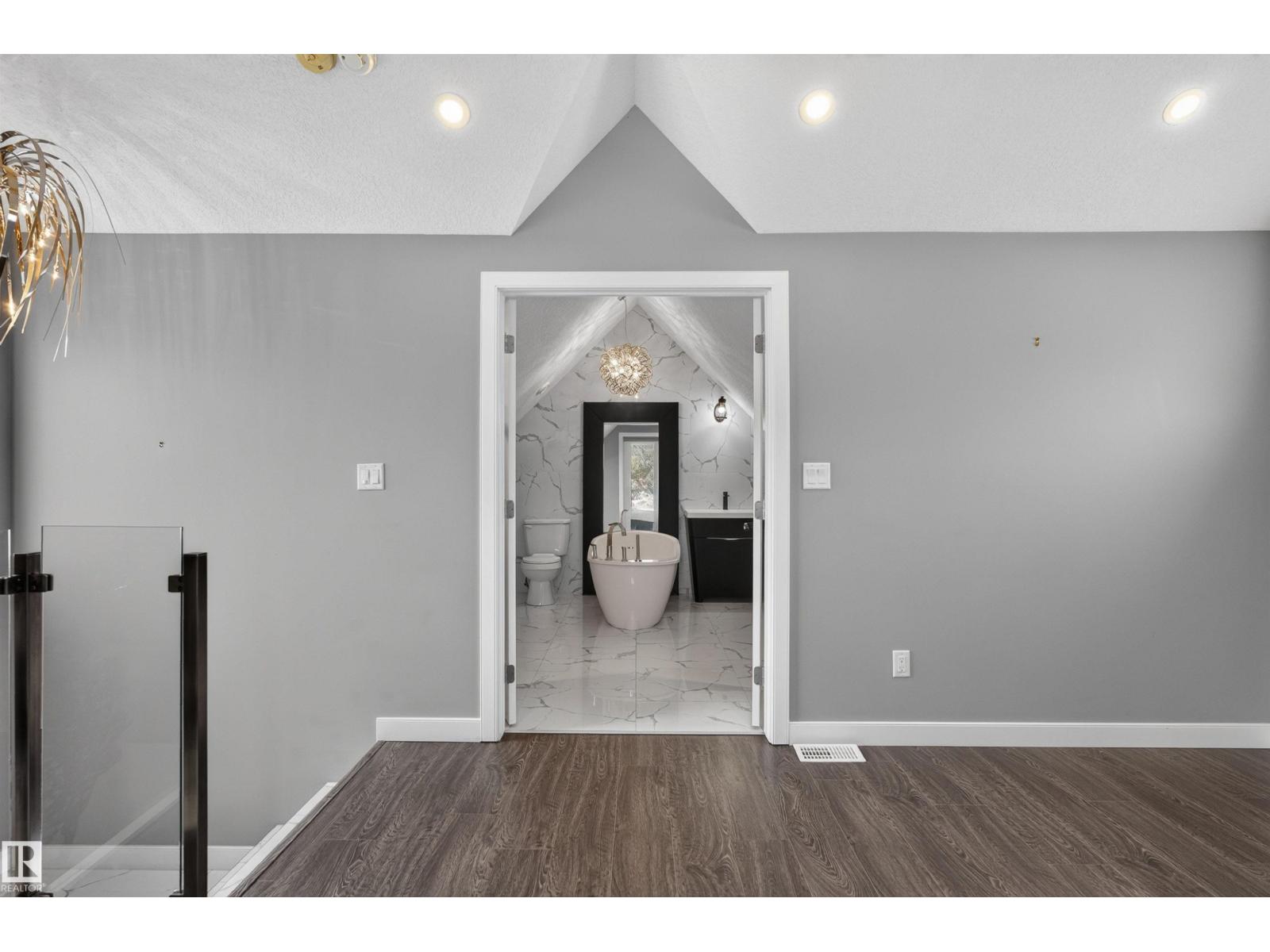 9526 109a Av Nw Property Photo 18