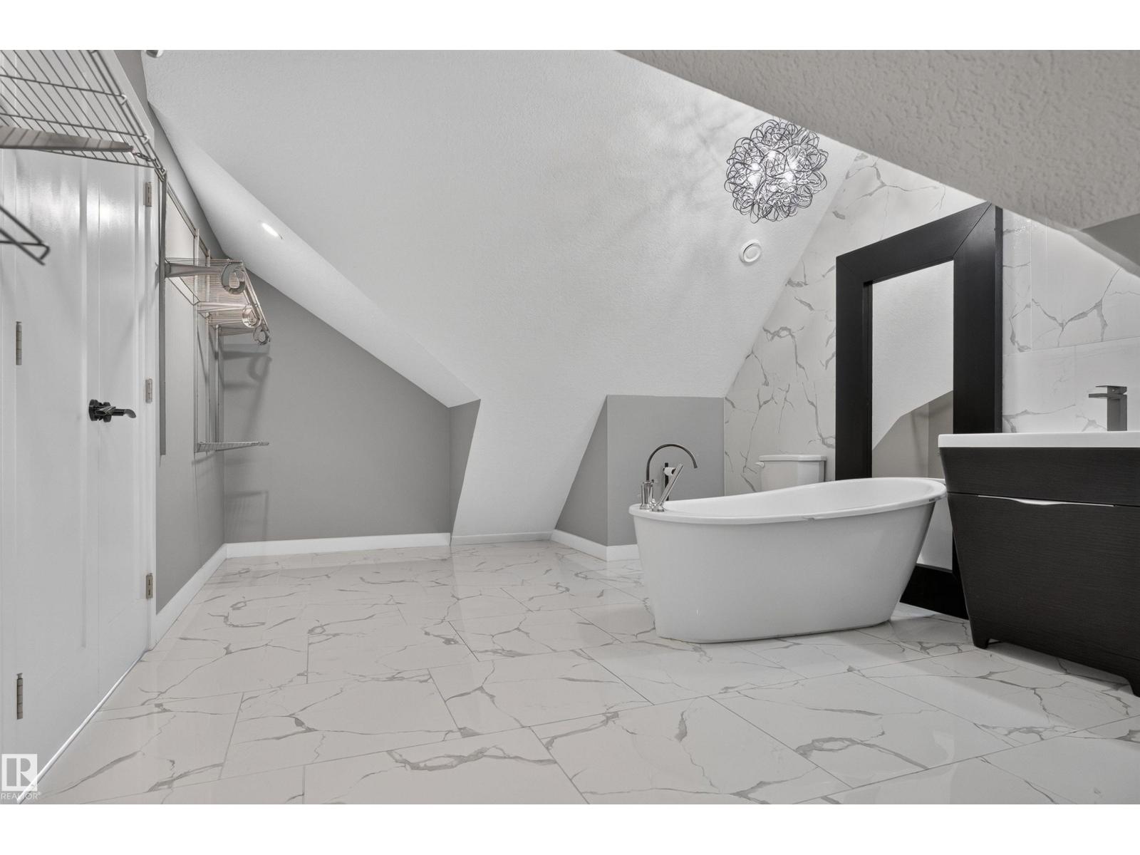 9526 109a Av Nw Property Photo 21
