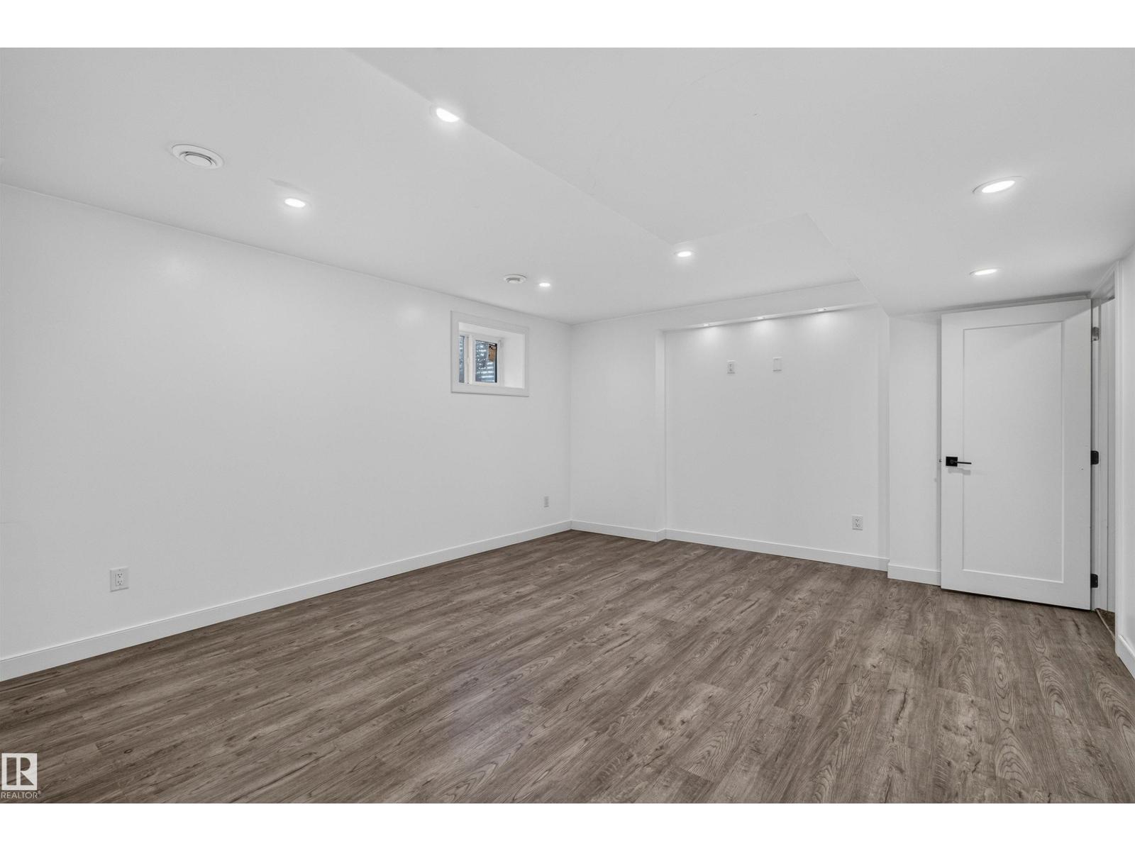 9526 109a Av Nw Property Photo 28