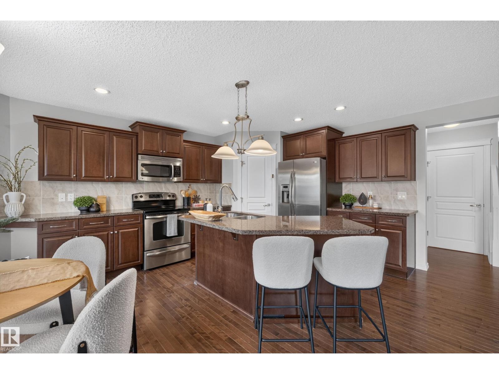 7 Bremner Property Photo 13