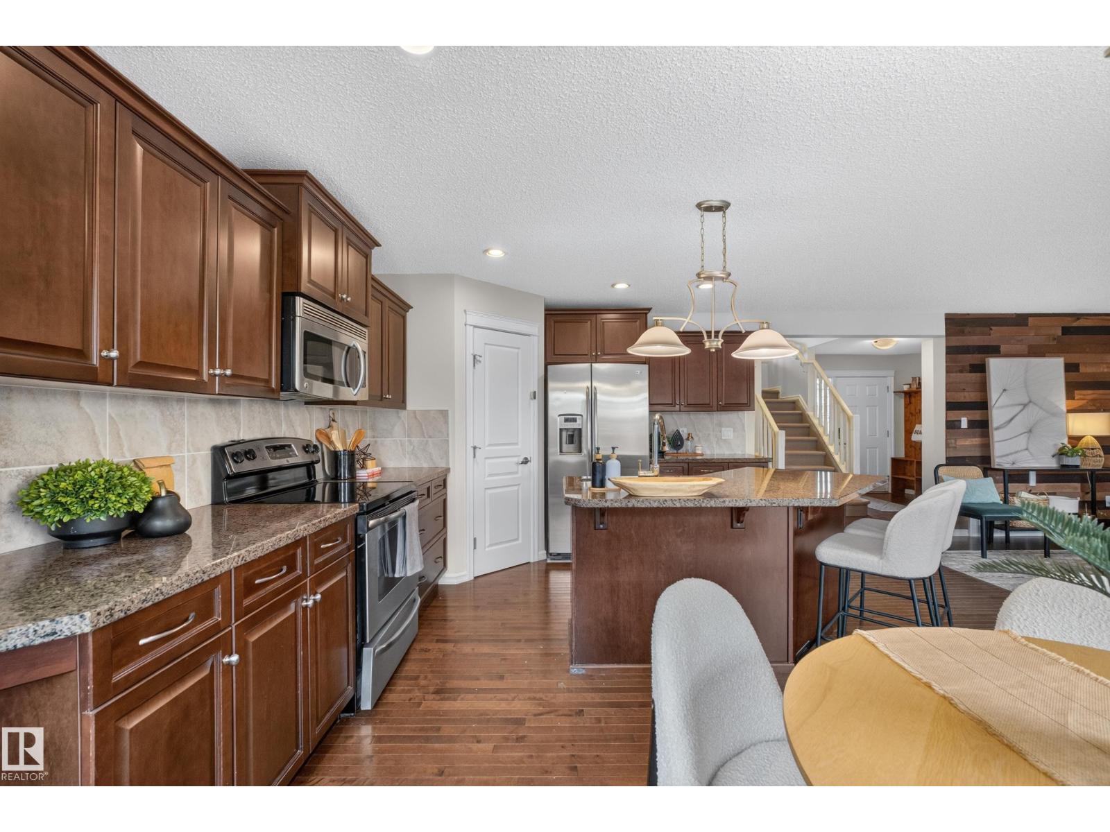 7 Bremner Property Photo 14