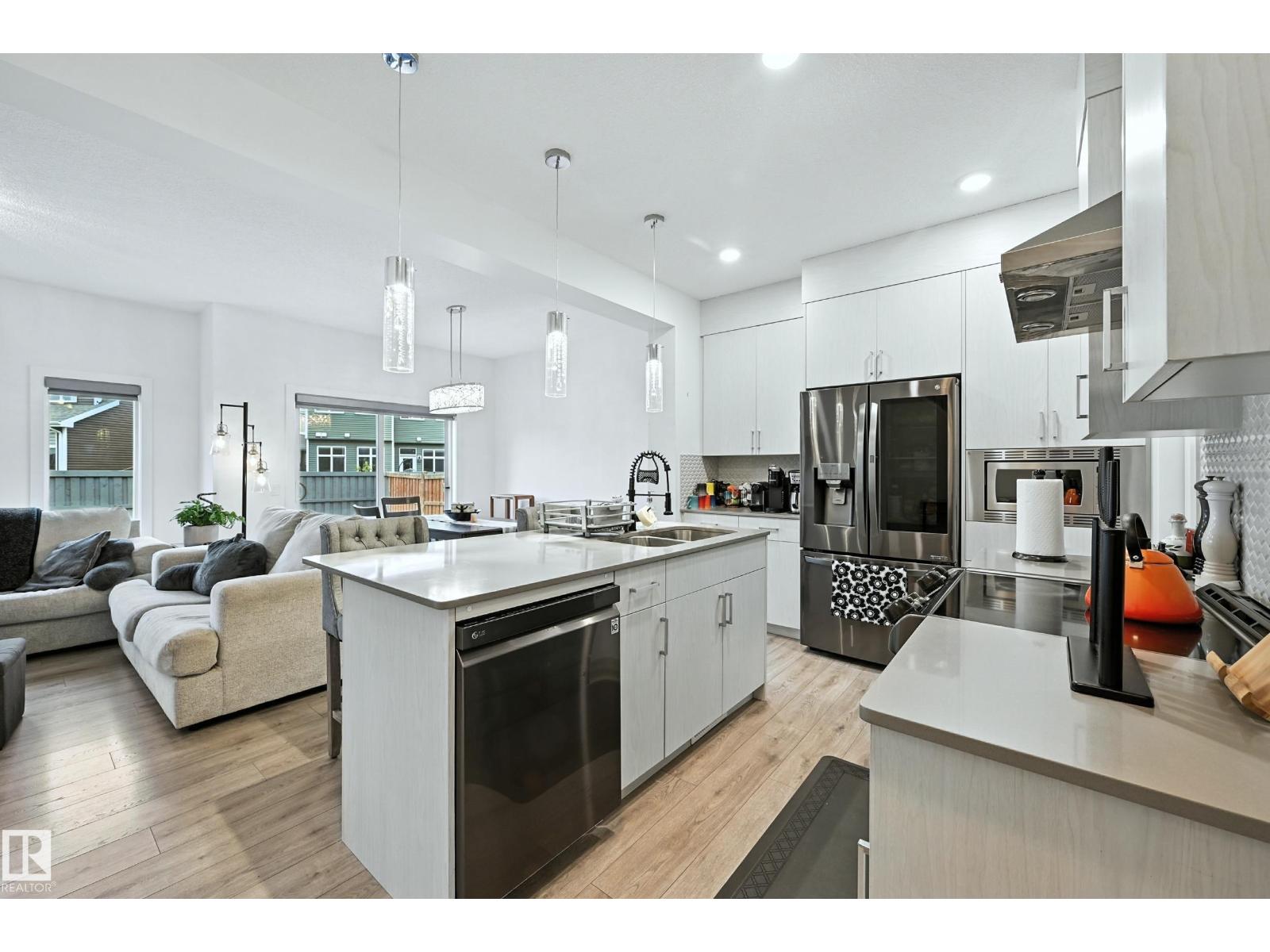 16603 31 Av Sw Property Photo 2