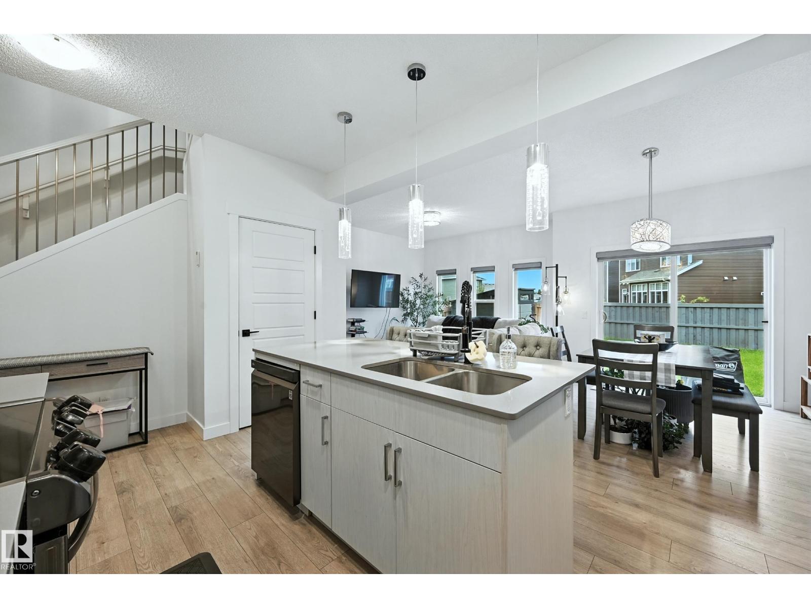 16603 31 Av Sw Property Photo 5