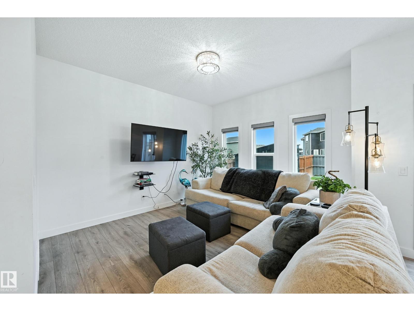 16603 31 Av Sw Property Photo 9