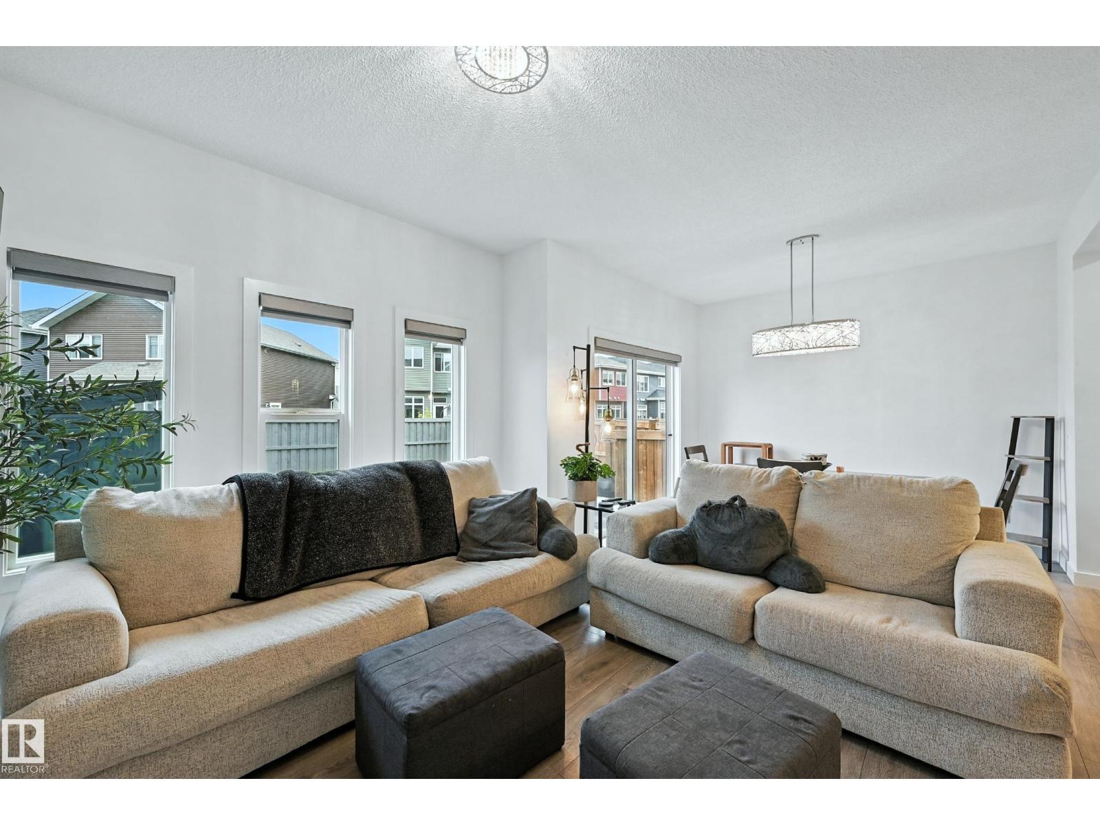 16603 31 Av Sw Property Photo 10