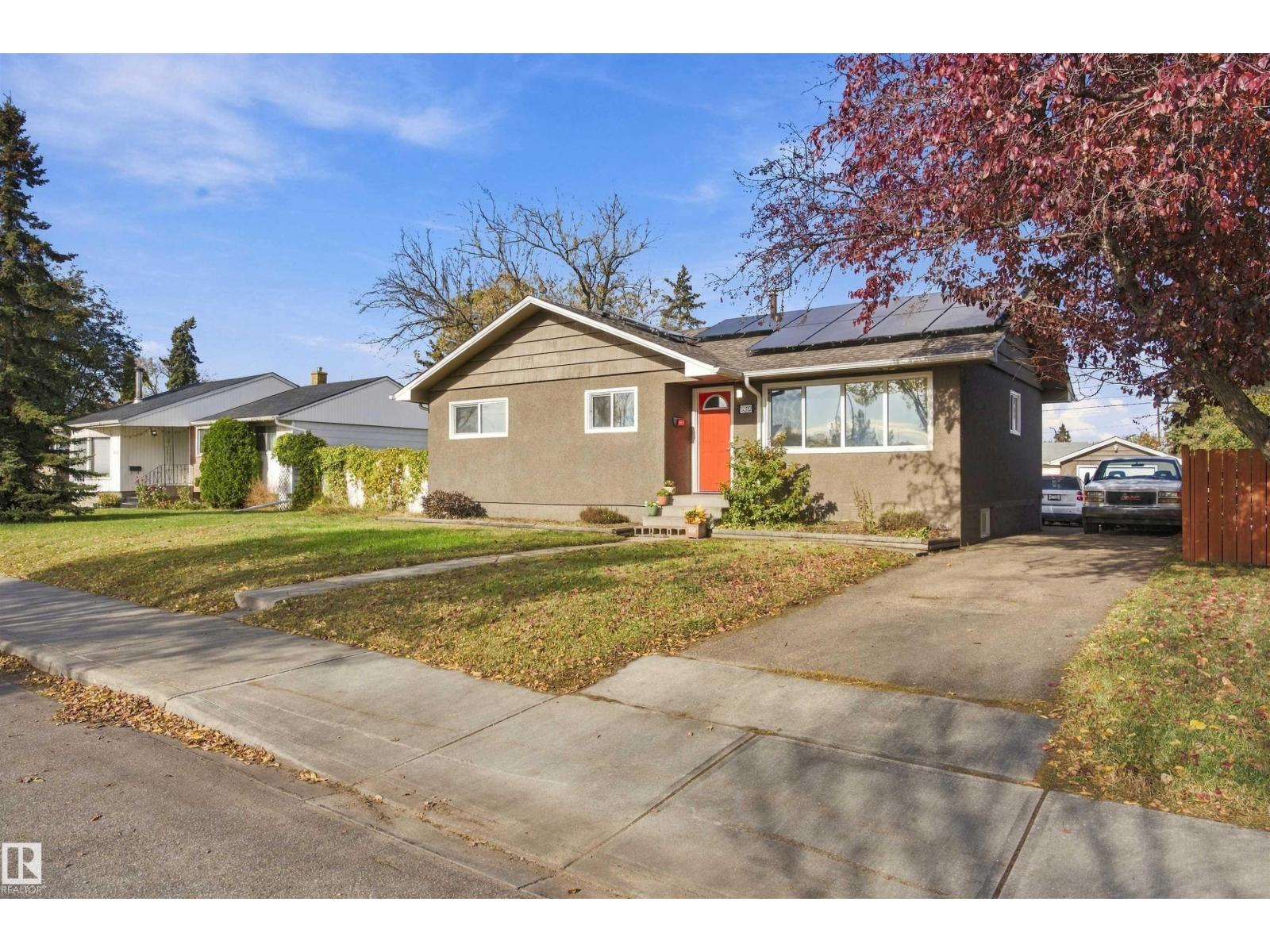 5312 101 AV NW Property Photo 1
