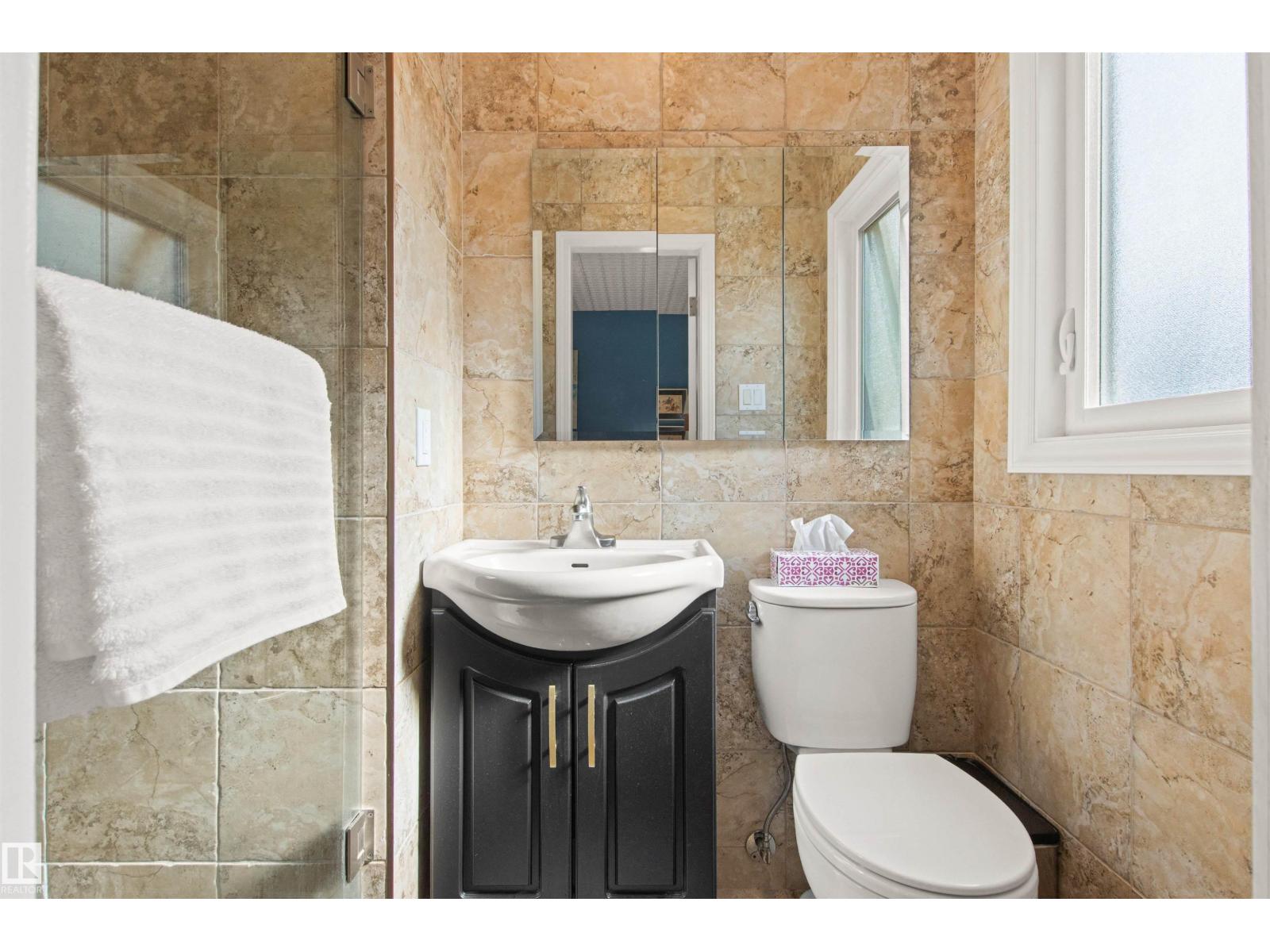 15405 75 Av Nw Property Photo 28