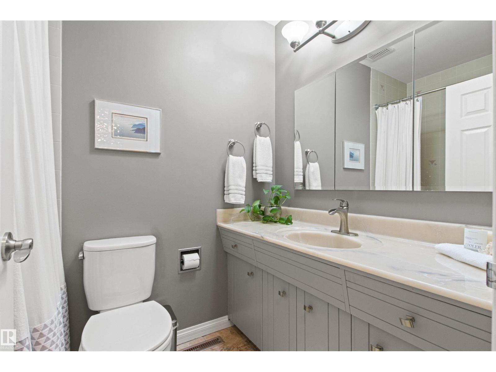 15405 75 Av Nw Property Photo 33
