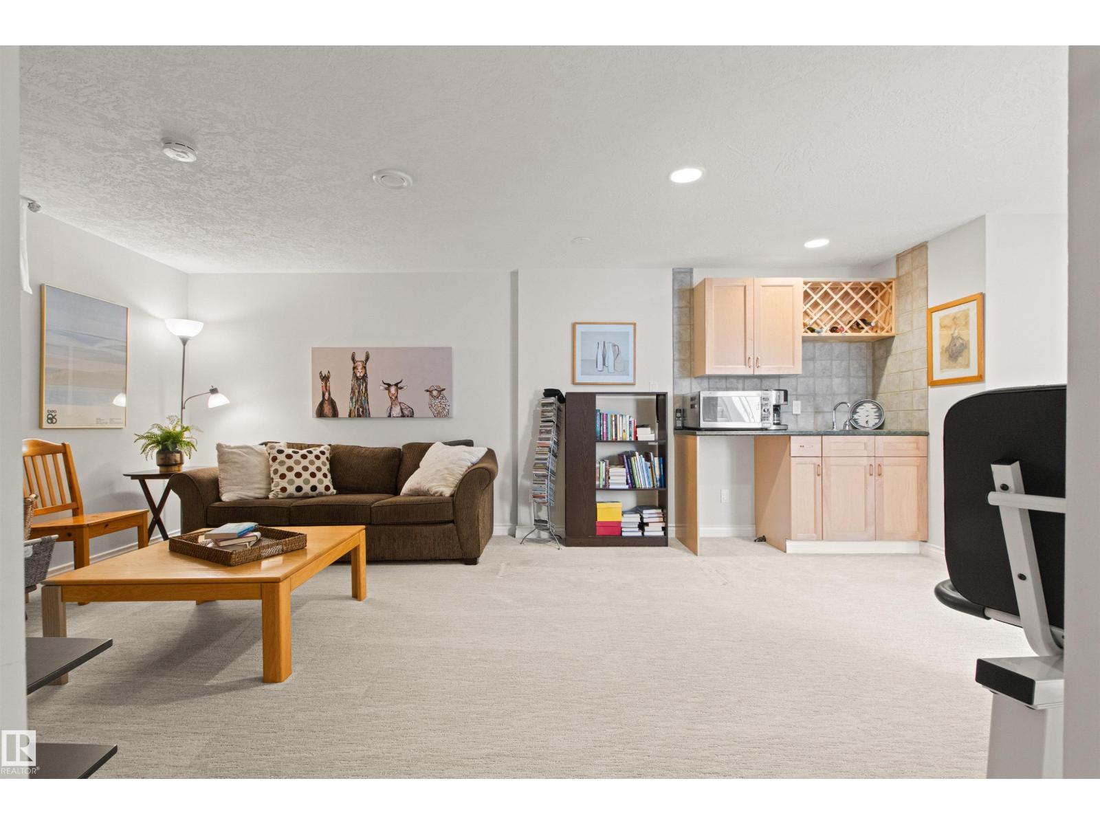 15405 75 Av Nw Property Photo 38