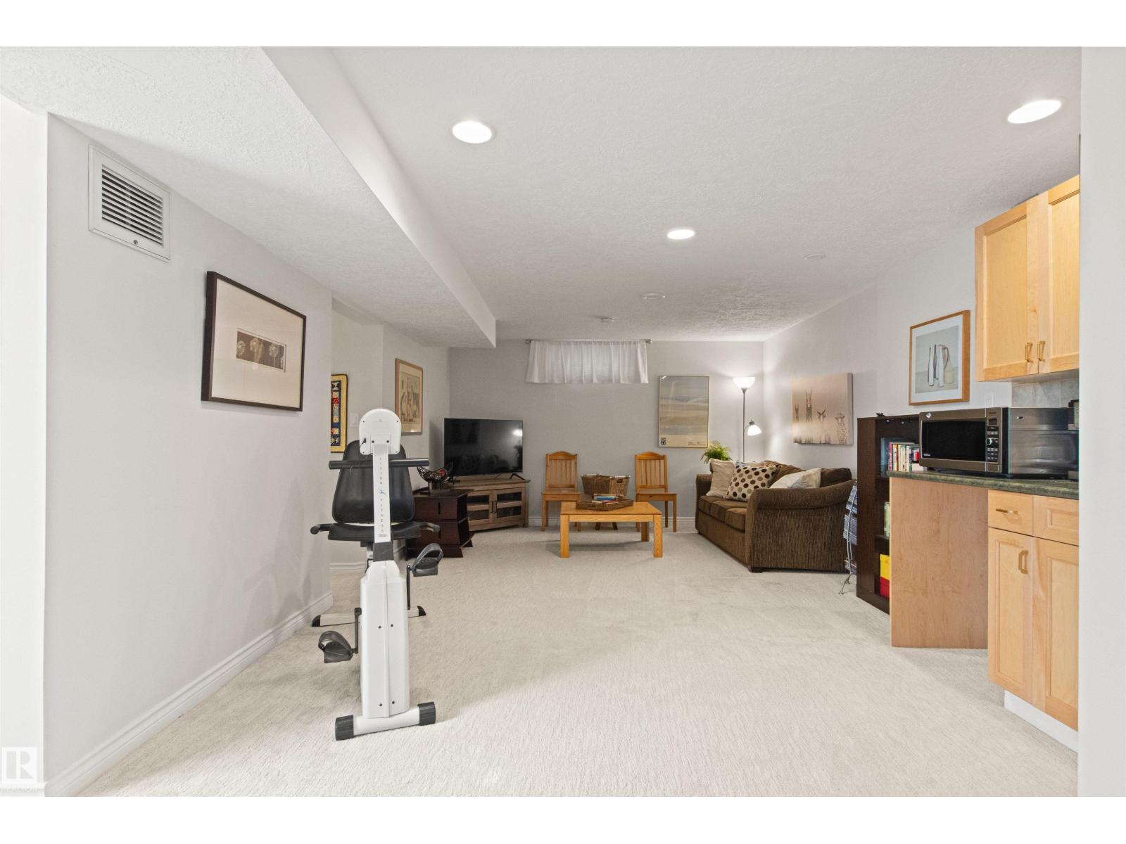 15405 75 Av Nw Property Photo 39