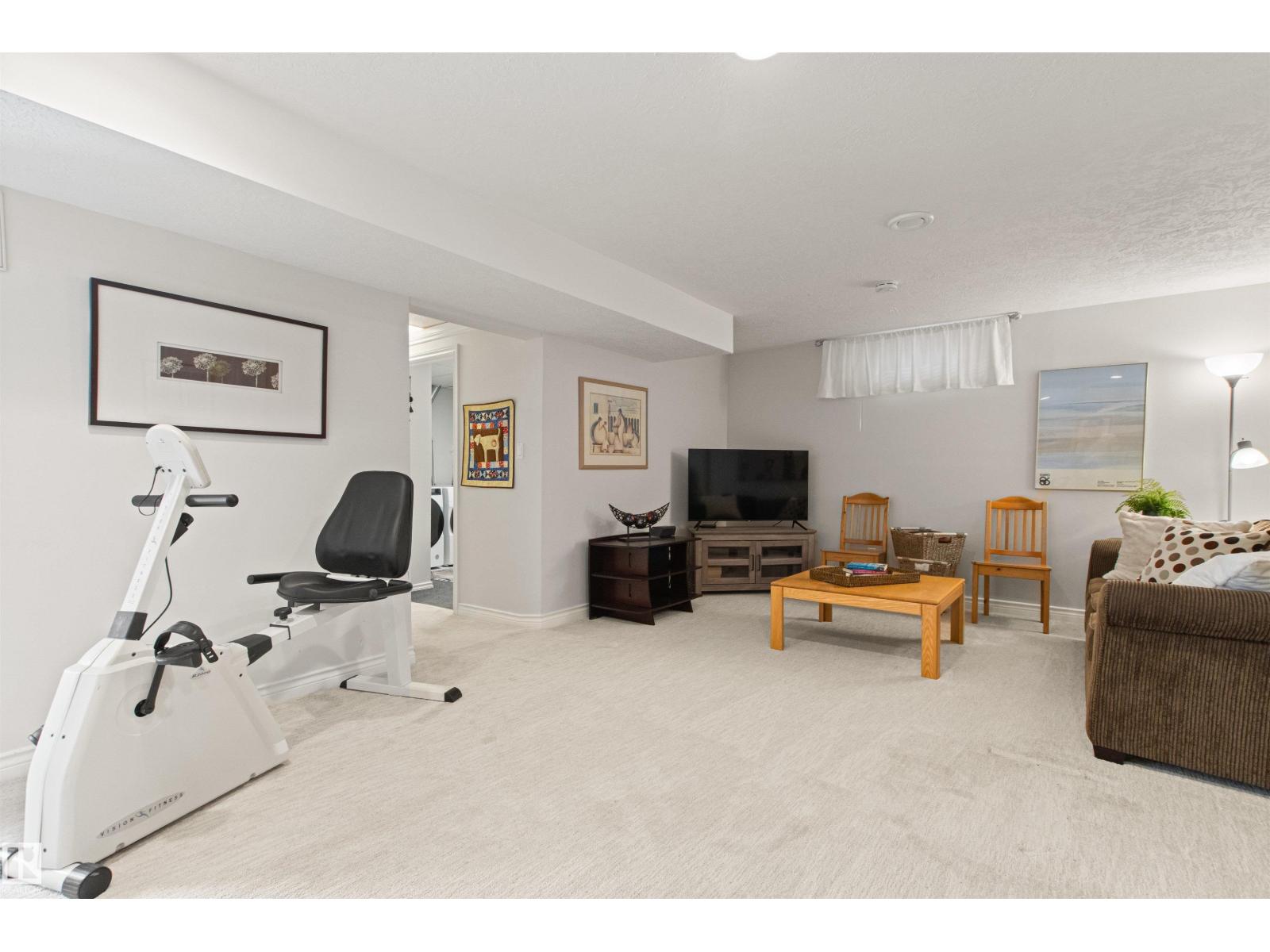 15405 75 Av Nw Property Photo 40