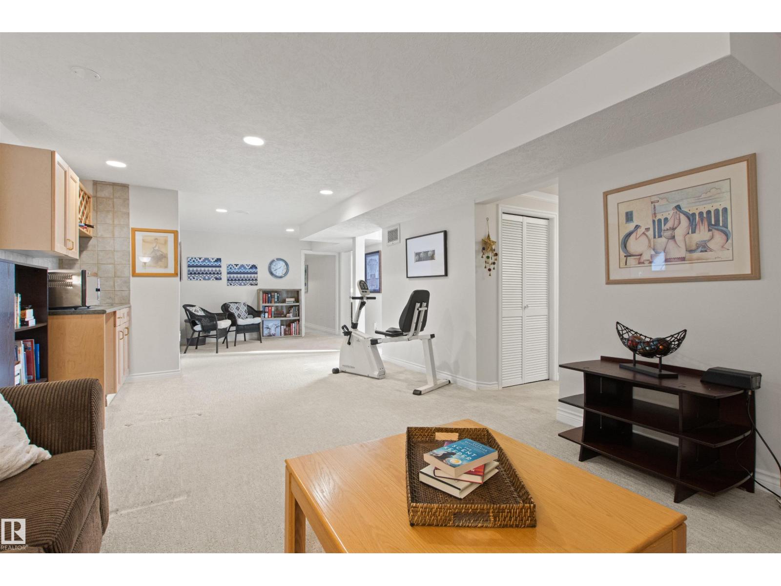 15405 75 Av Nw Property Photo 42