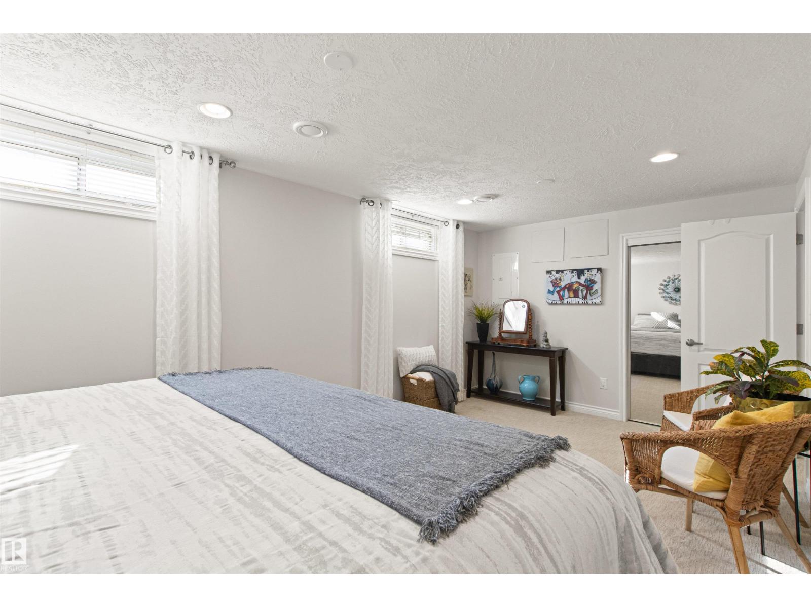 15405 75 Av Nw Property Photo 45