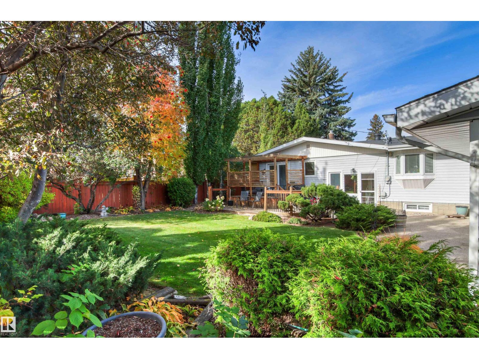 15405 75 Av Nw Property Photo 56