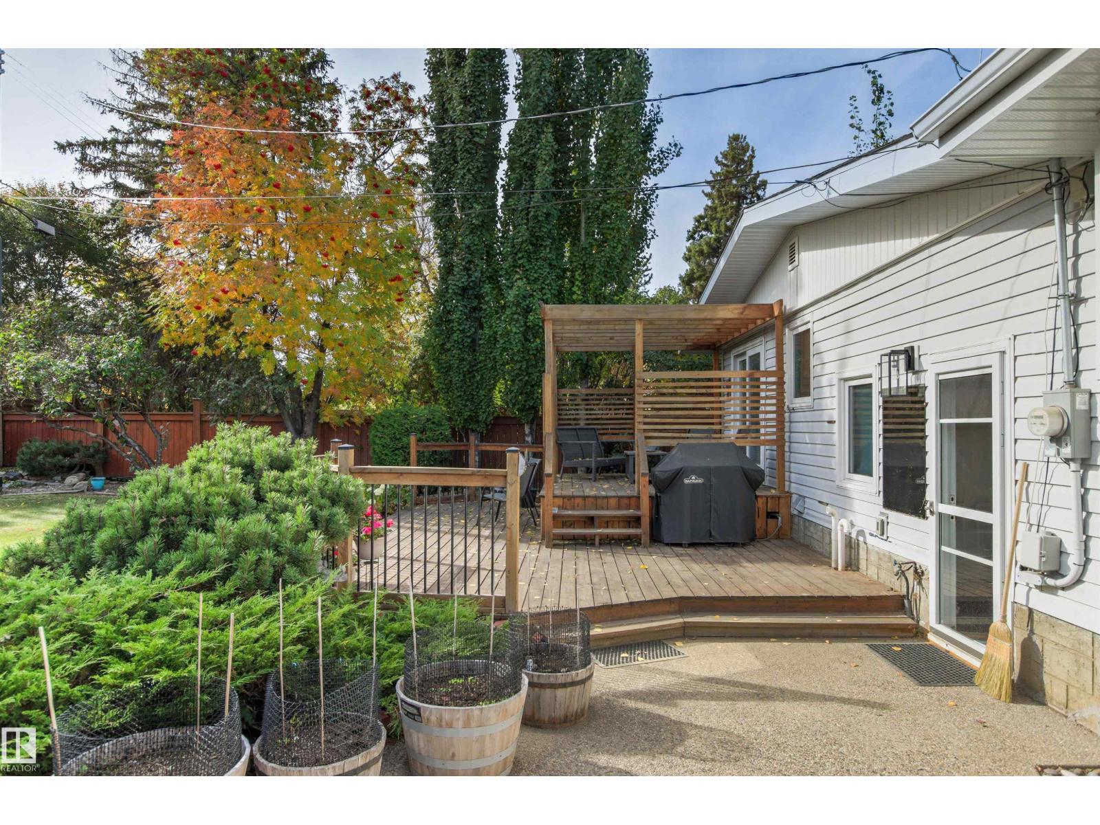 15405 75 Av Nw Property Photo 61