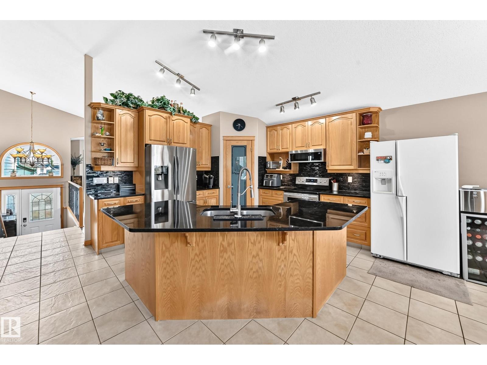15104 48 St Nw Property Photo 7