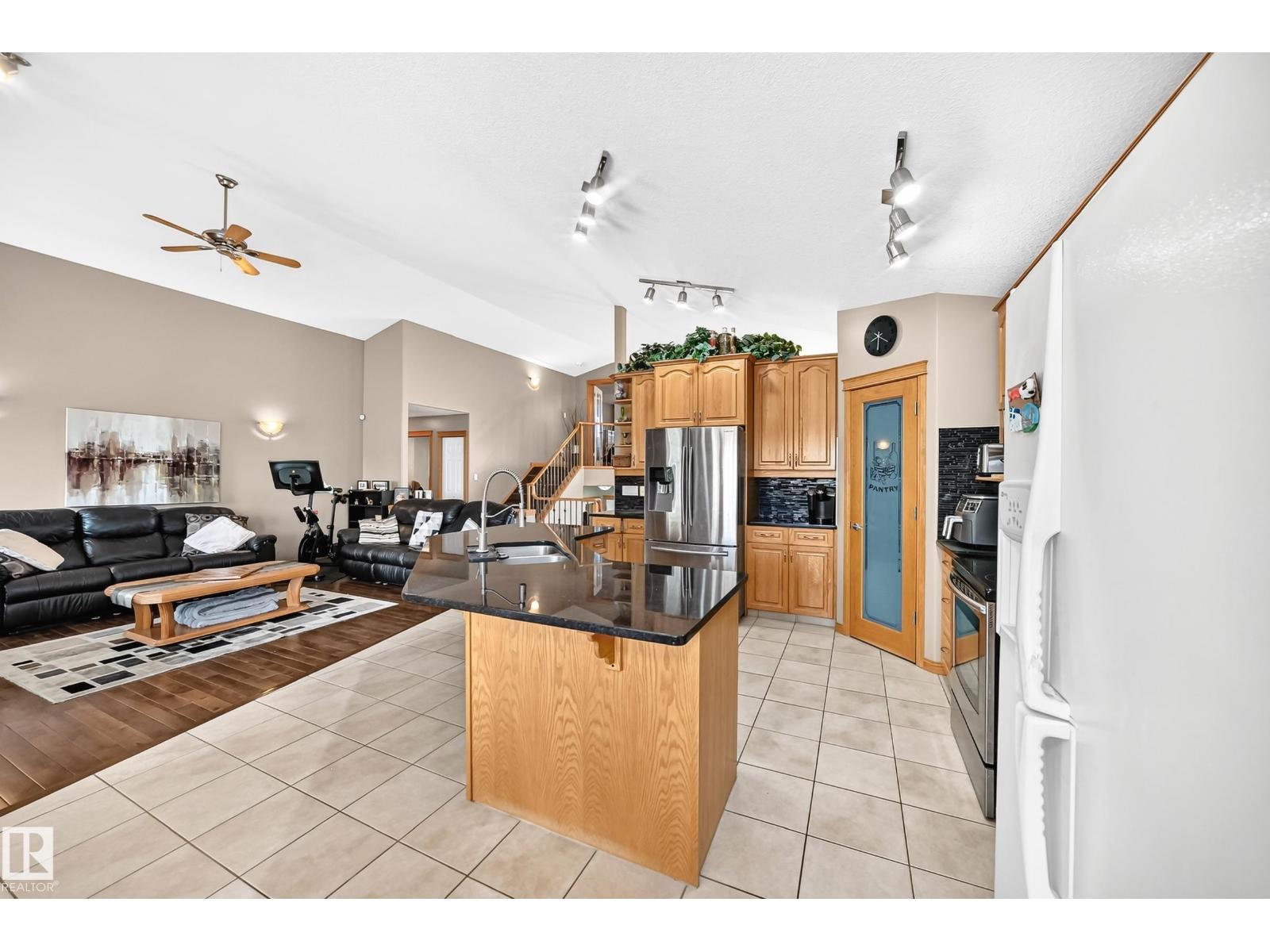 15104 48 St Nw Property Photo 8