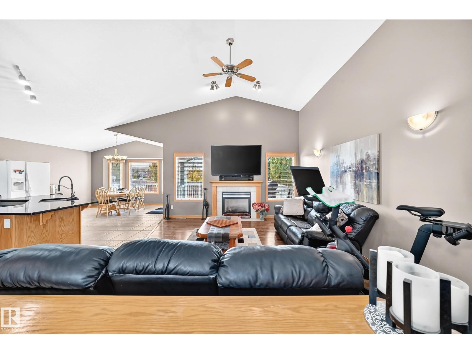 15104 48 St Nw Property Photo 11